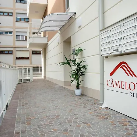 Camelot Red - Apartment Verona