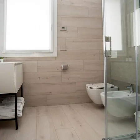 Camelot Red - Apartment Verona