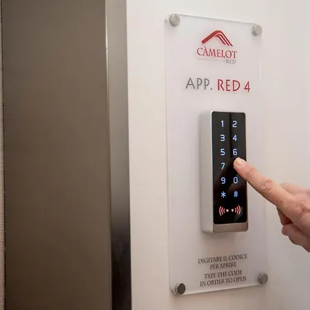 Apartment Camelot Red - *
